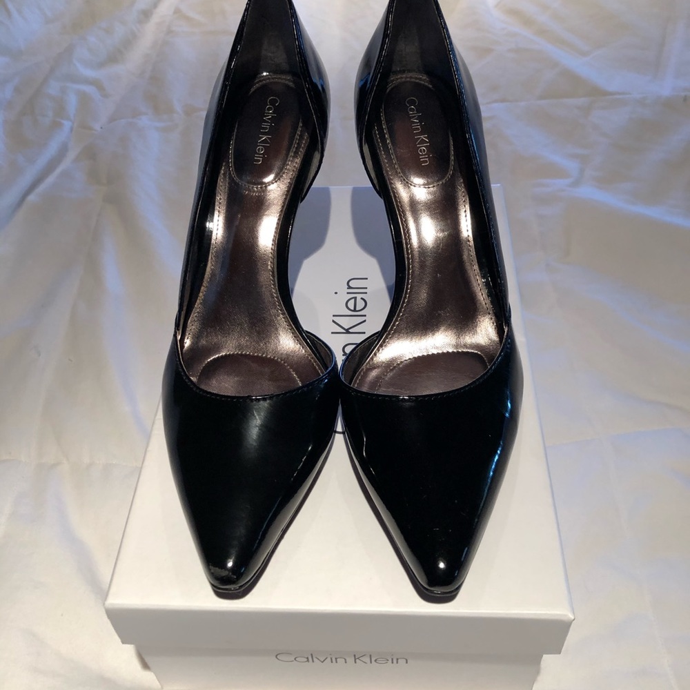 Sexy Elegance Women’s Calvin Klein black patent leather heels